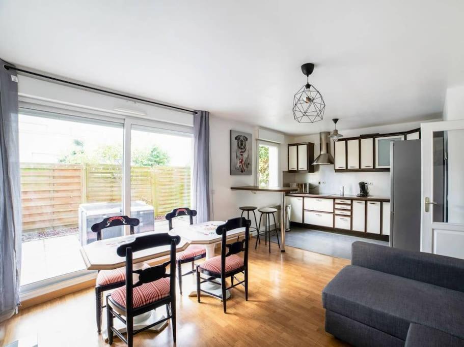 Les Paves De Prague - Appartement Pour 4 A 10 Minutes De Disneyland Paris Montévrain Eksteriør billede