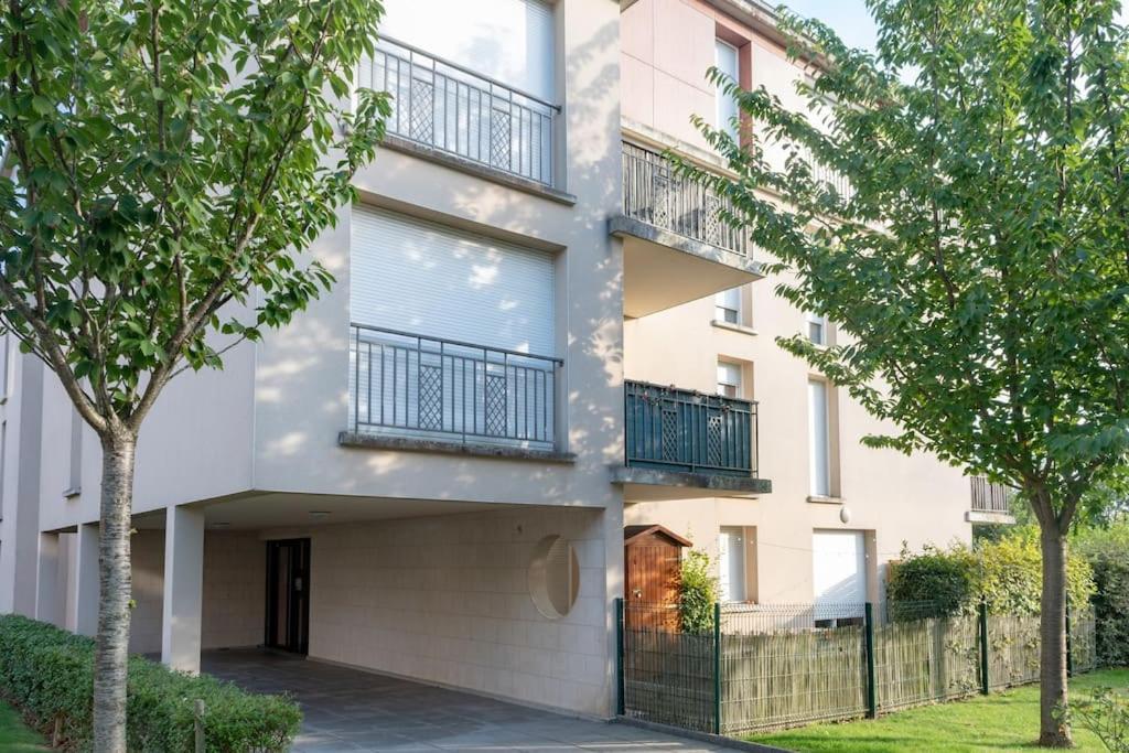 Les Paves De Prague - Appartement Pour 4 A 10 Minutes De Disneyland Paris Montévrain Eksteriør billede